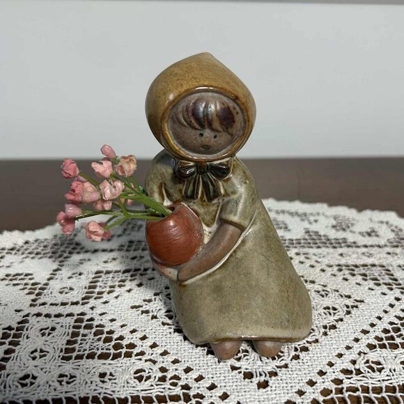 UCTCI stoneware Girl Holding A Vase figurine bud vase - Picture 1 of 10